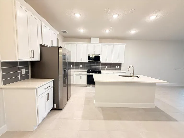 201 Station Ln — Photo 8