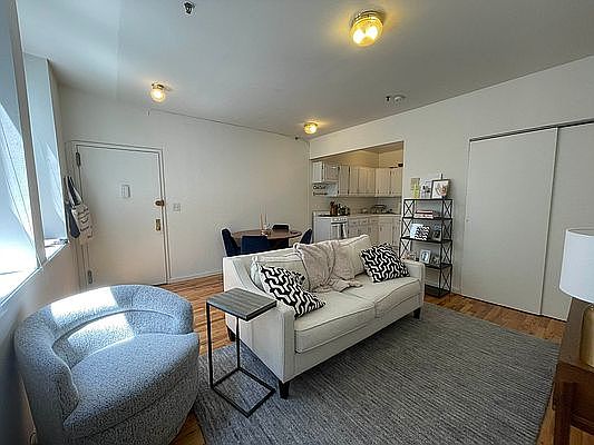 2nd image of 114 E 28th St #5E