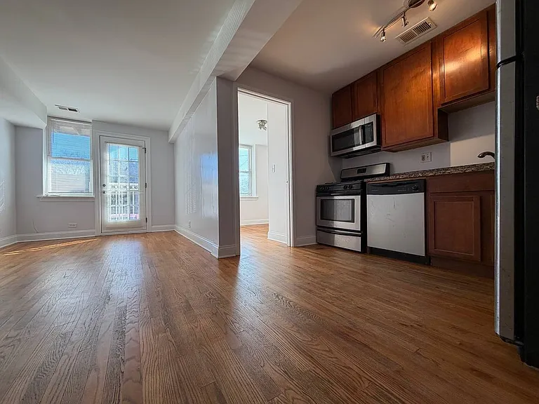 2501 W Touhy Ave #106 — Photo 4