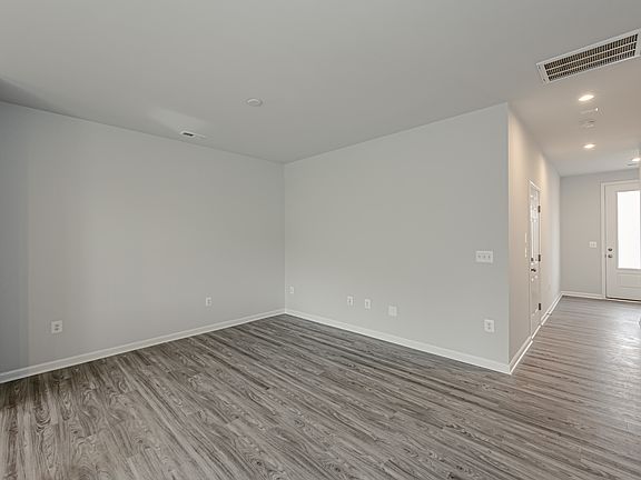 5th image of 8636 Underhill Dr