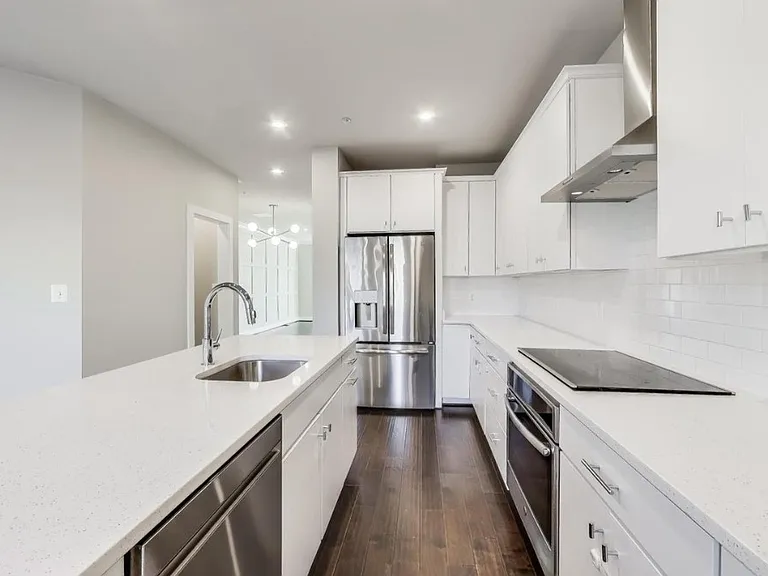 915 Elder St NW #C — Photo 7
