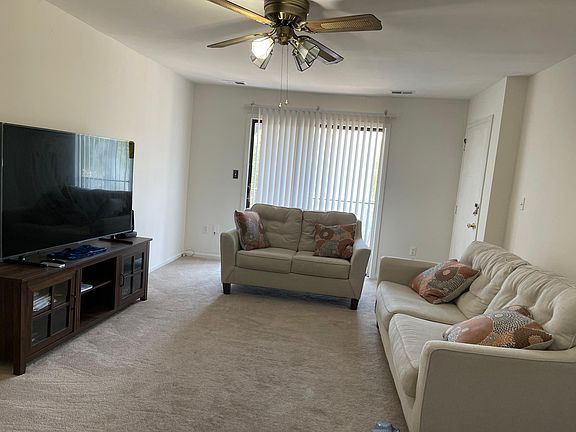 3rd image of 1219 N Oaks Blvd #1219