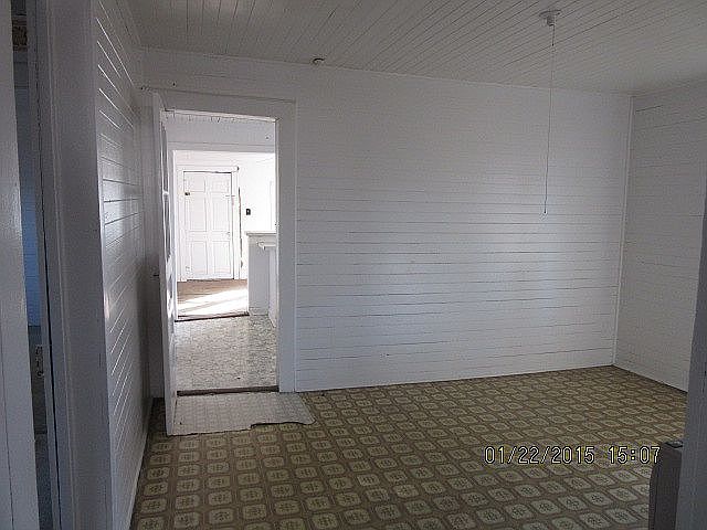 2nd image of 530 Hillsboro St