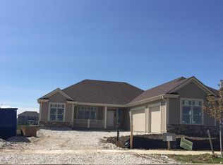 1471 Foxwood Pass, Oconomowoc, WI 53066