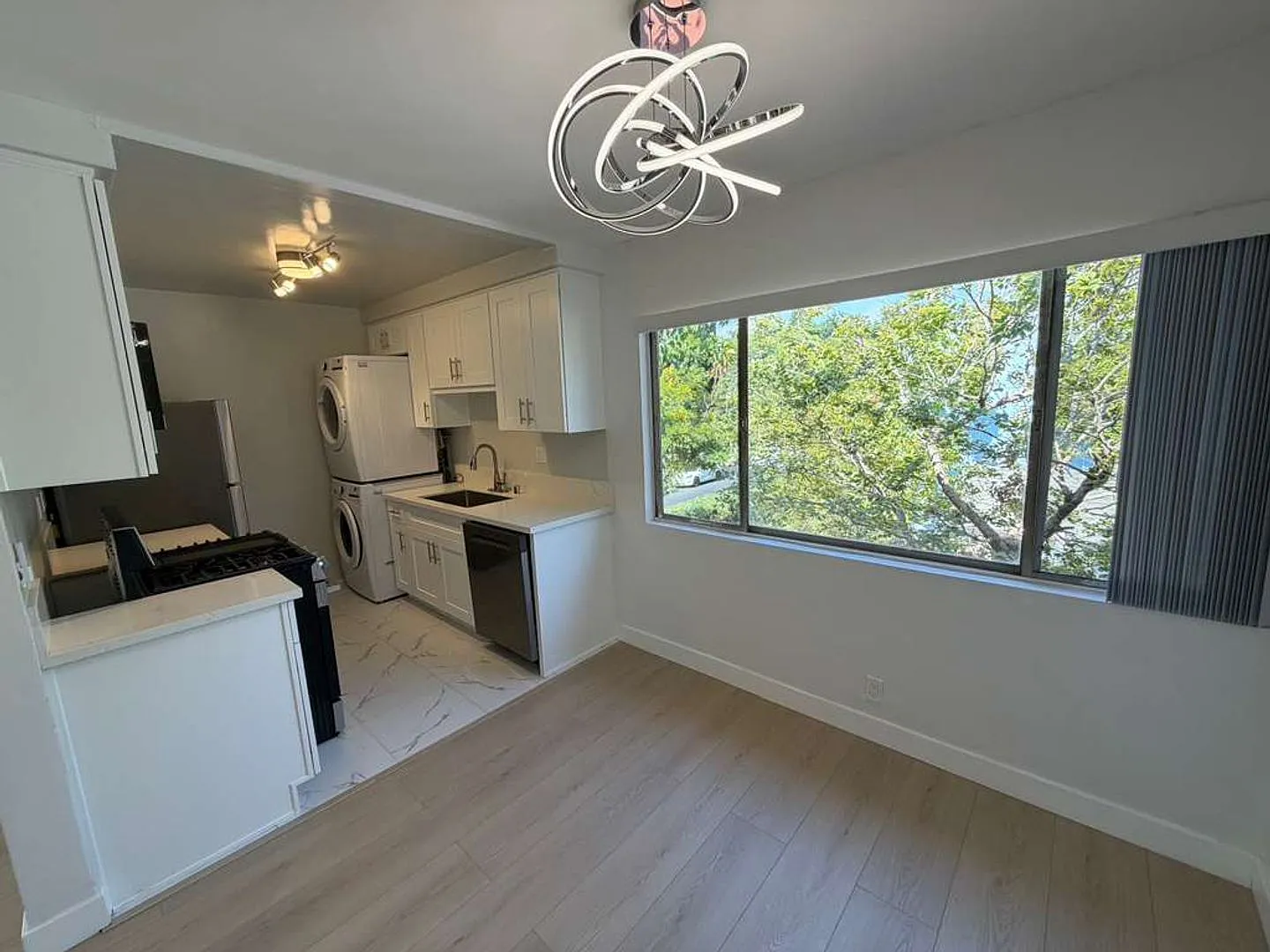 7607 Norton Ave — Photo 3