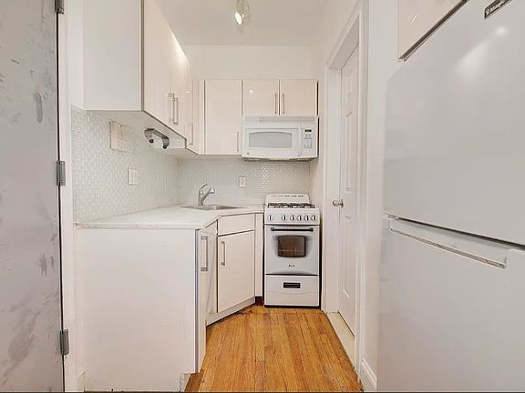 5th image of 631 2nd Ave APT 6