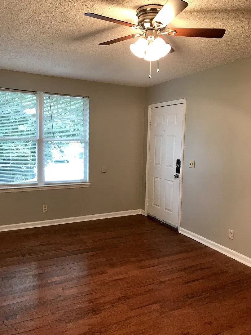 Hermitage!! Renovated 2/1 Duplex! Pets Okay! Coming Soon!! — Photo 2