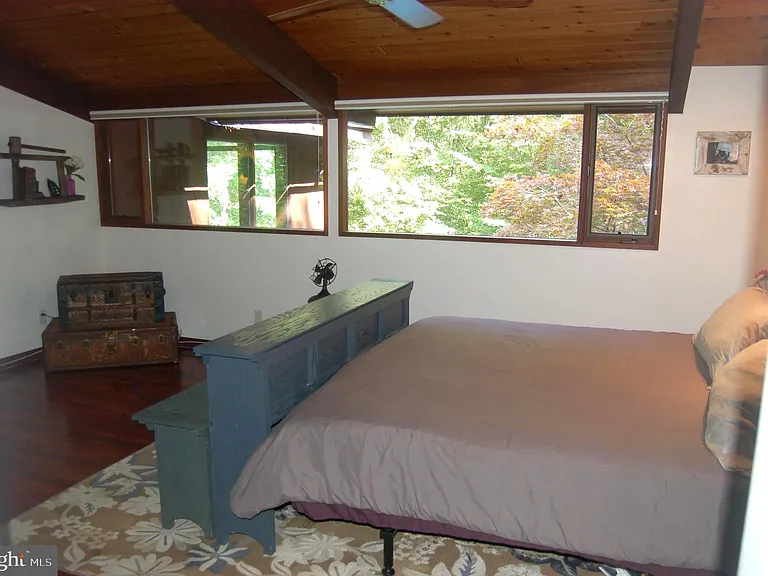 9728 Swift Creek Ct — Photo 36