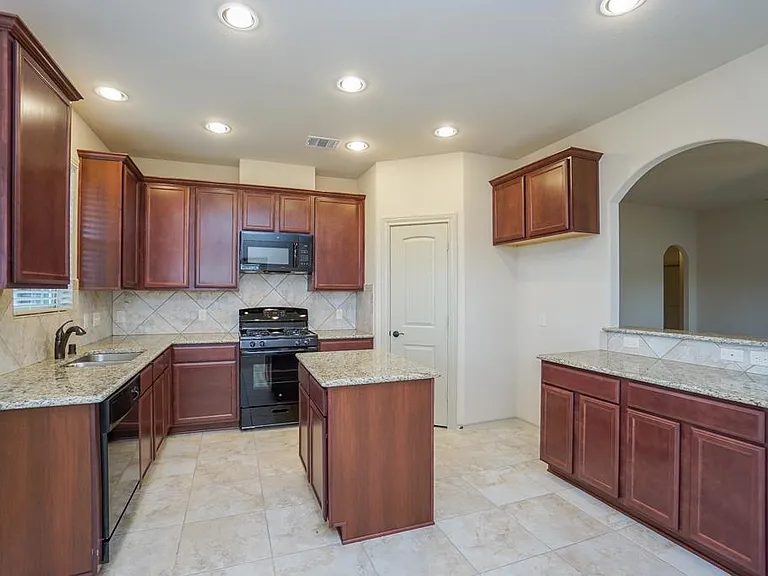 2206 Argos Dr — Photo 12