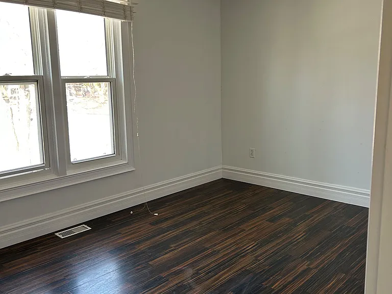 322 Codrington St #3 — Photo 8