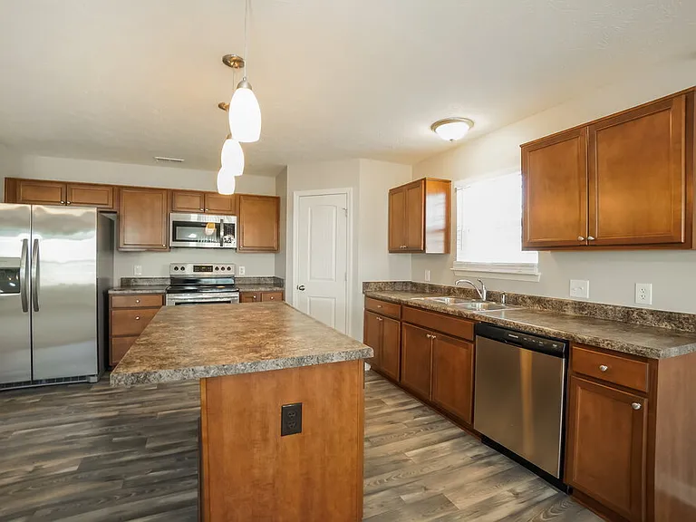 1503 Lexington Trl — Photo 7