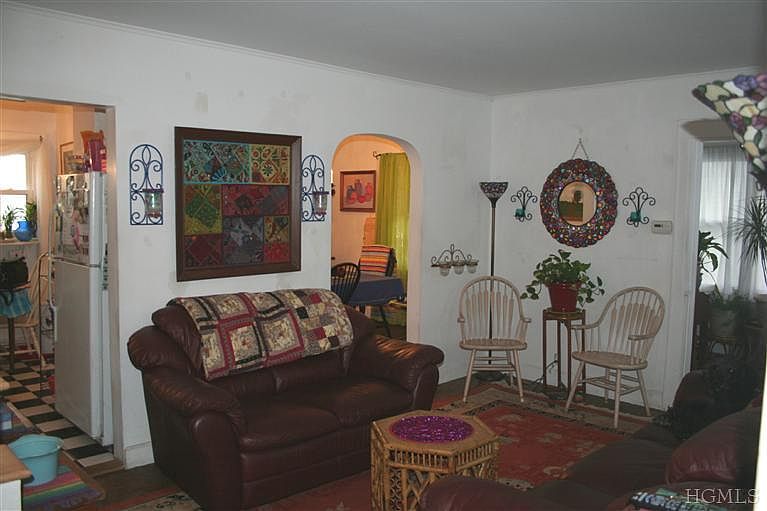 1st image of 711 S 5th Ave