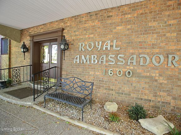 2nd image of 1600 Gardiner Ln APT 204