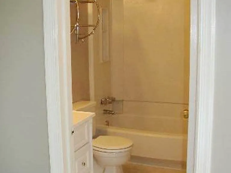 1006 Angler Ln — Photo 4