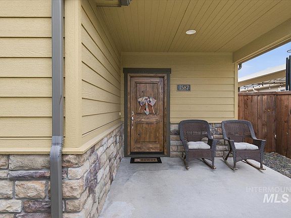 3rd image of 7587 N Froman Ave
