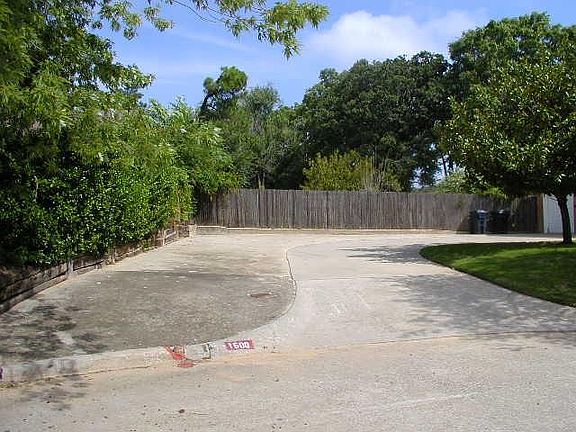 3rd image of 1600 Bradley Pl