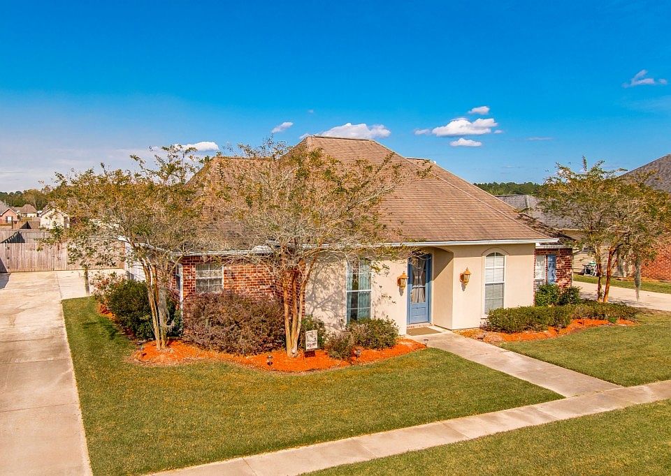 1st image of 12425 Deerfield Dr