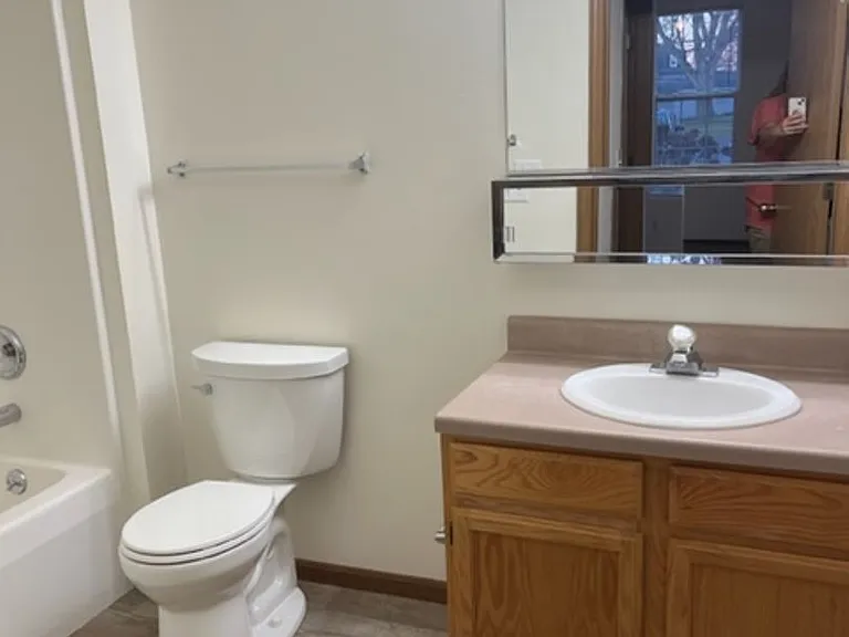 Hollow Creek IV Apartments — Photo 37