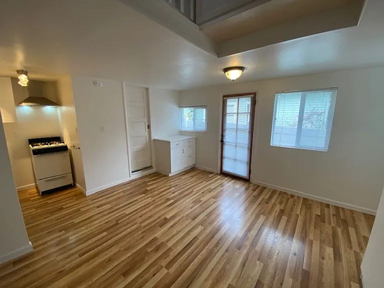 246 Locust St — Photo 5