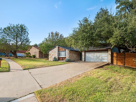 Front of House - Long Driveway