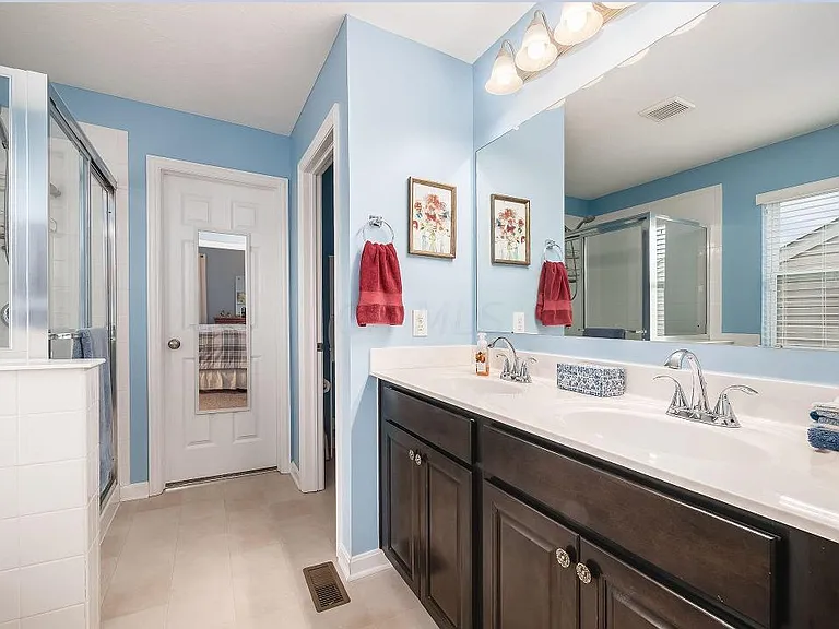 5694 Stearns Rd — Photo 25
