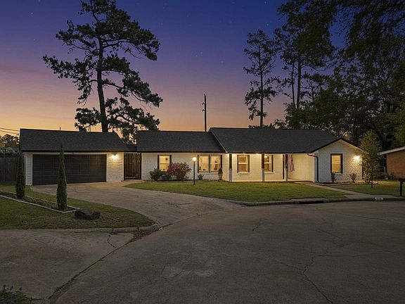 2nd image of 102 Enchanted Oaks Ct