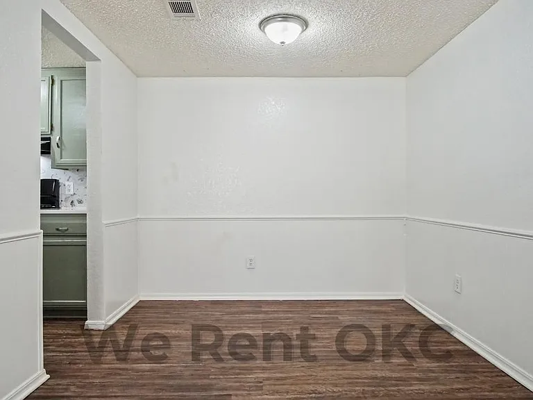 7500 NW 113th Pl — Photo 12