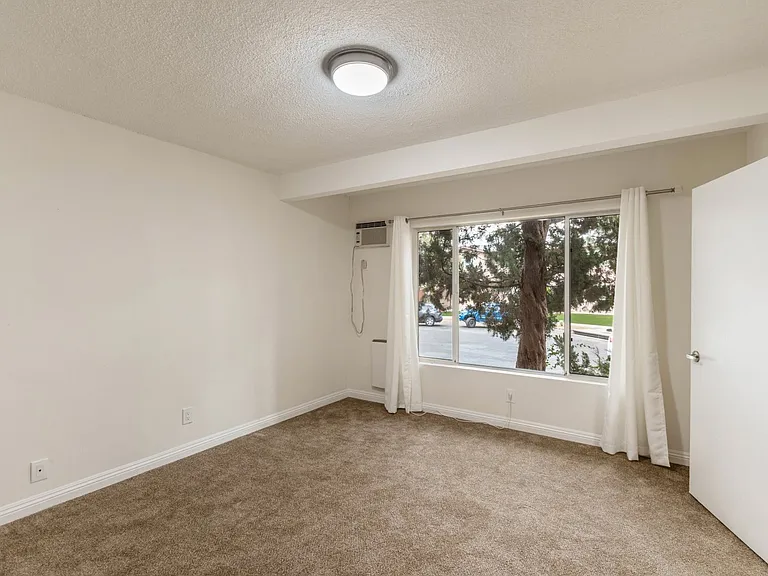 6520 Shirley Ave #3 — Photo 14