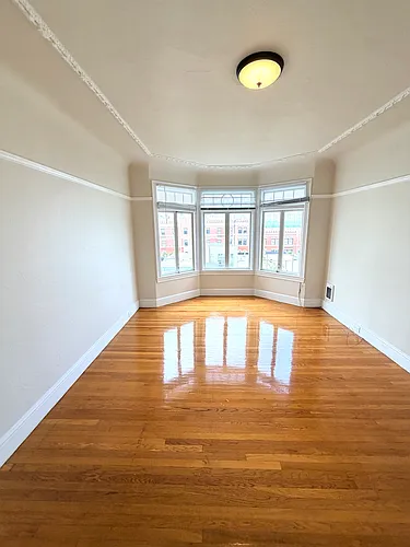 950 Bay St #7 Photo 1