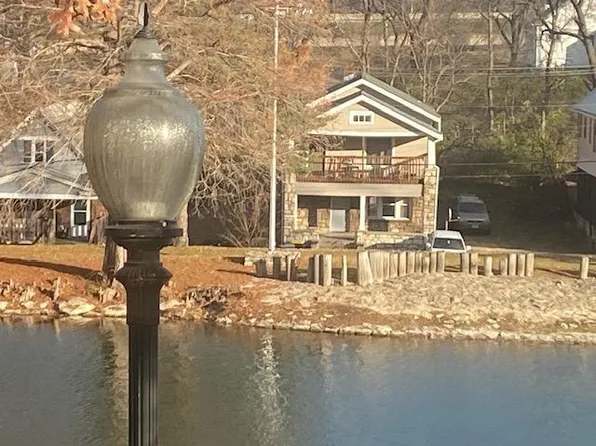 2727 Vine St, Kansas City, MO 64109