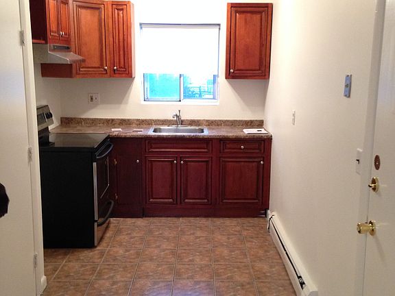 4th image of 547 Adams St Unit 11