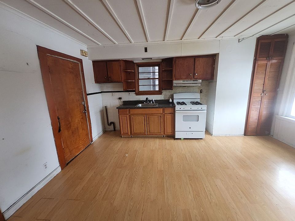 1st image of 84 Carpenter Ave #B