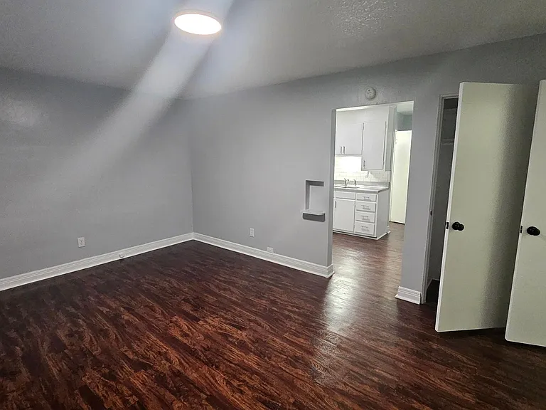 3202 McArthur Dr — Photo 27