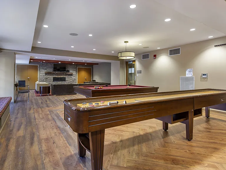 Broadview Apartments — Photo 8
