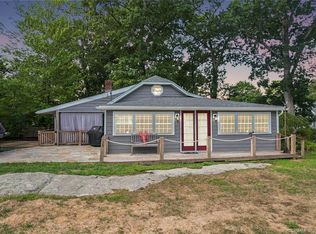 15 Carrington Rd, Old Lyme, CT 06371