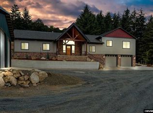 3075 Mistletoe Rd, Dallas, OR 97338