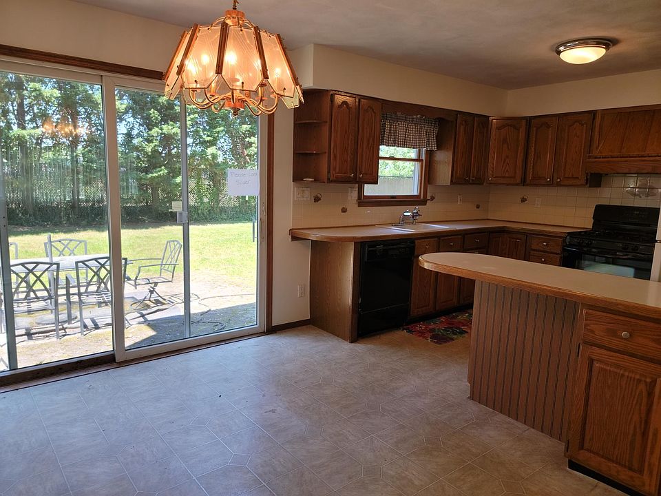 2nd image of 206 Harrison Ave #1