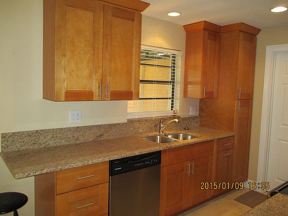Granite/Soft Close/Pantry