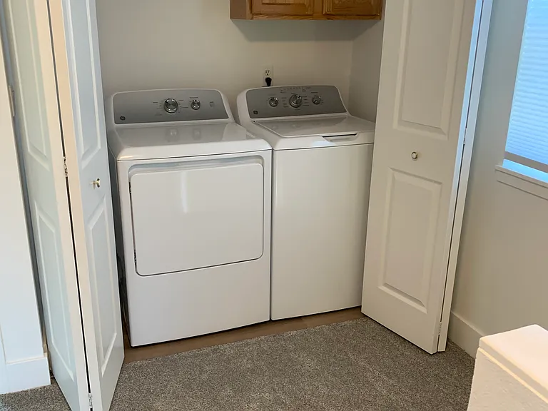 Washer/Dryer closet