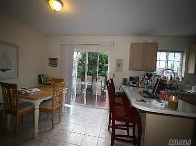 5th image of 204 Hendrick Ave E