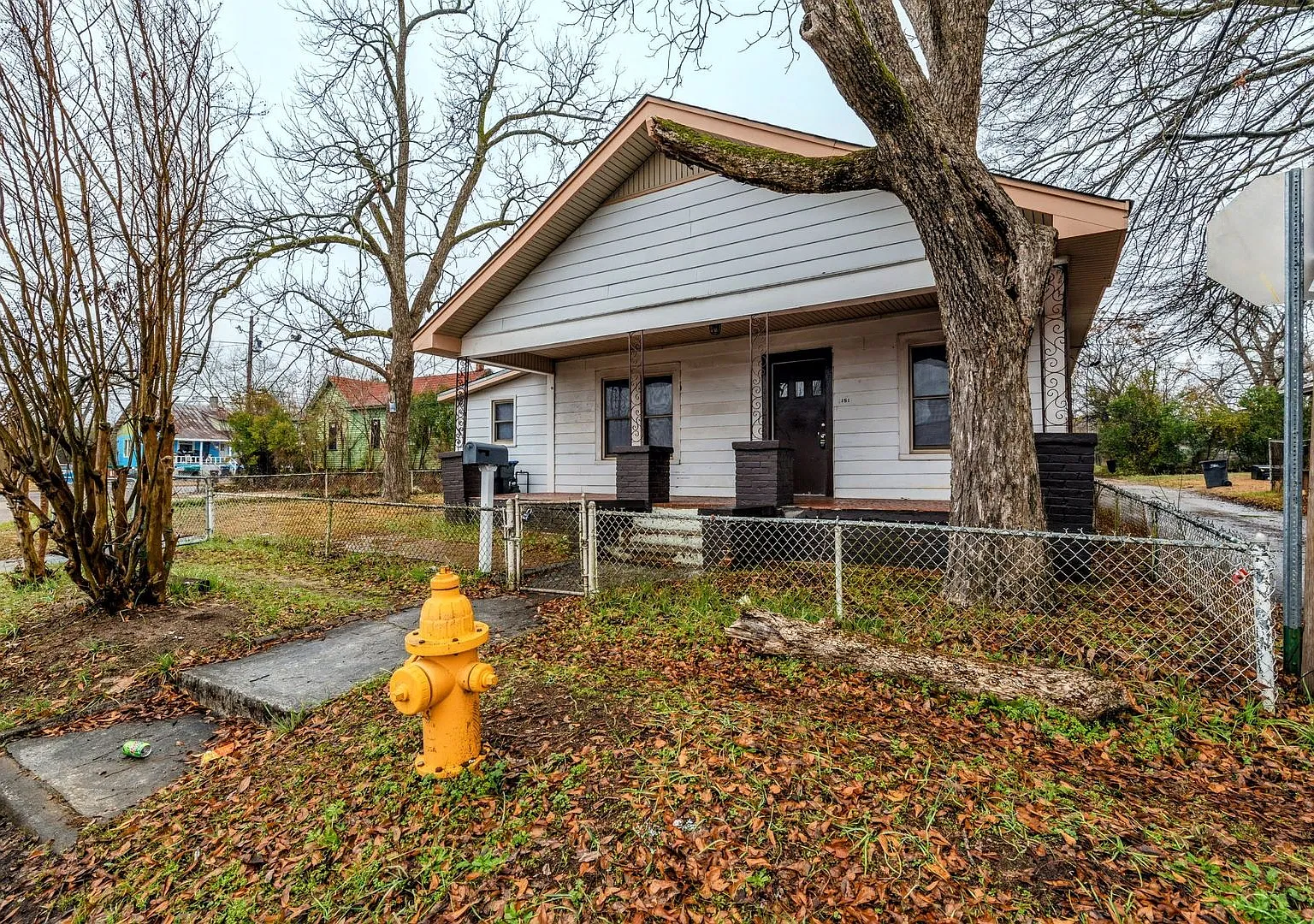 Cute 3 Bed/2 Bath Single-Family House for Lease Near Upper Broad Street — Photo 1