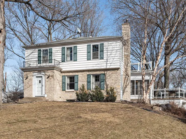 306 Barry Ave N, Wayzata, MN 55391