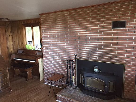 wood burning fireplace L/R