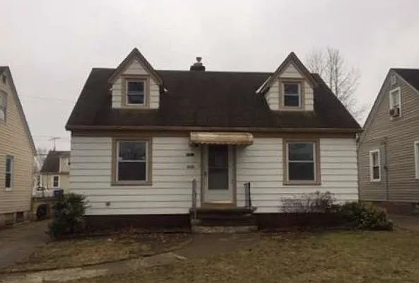 11913 Kensington Ave photo 1