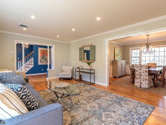 5th image of 17 Briarwood Ct