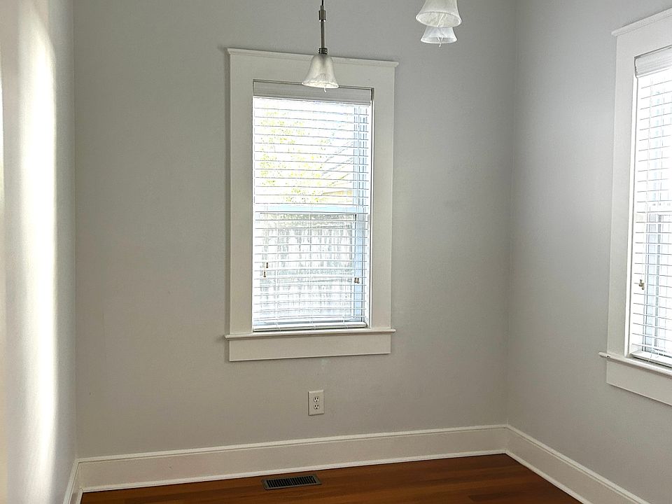 Dining/Flex Nook
