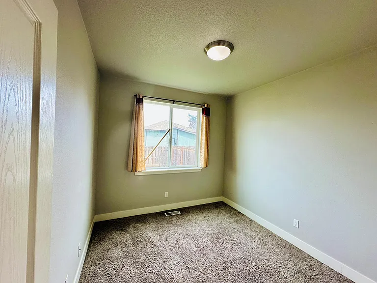 1328 SE 72nd Ave — Photo 18