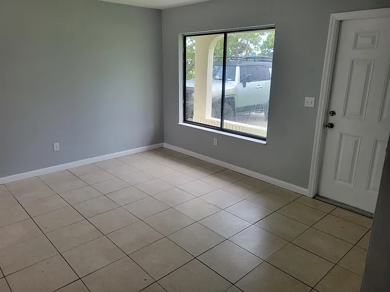 2625 SE Mariposa Ave — Photo 6