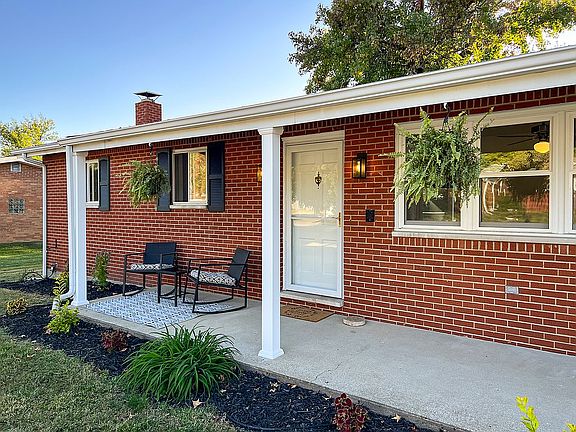 2nd image of 8 Holly Dr