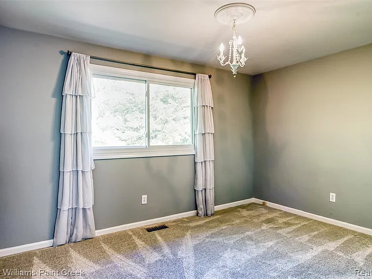 1346 Arbor Creek Dr — Photo 18
